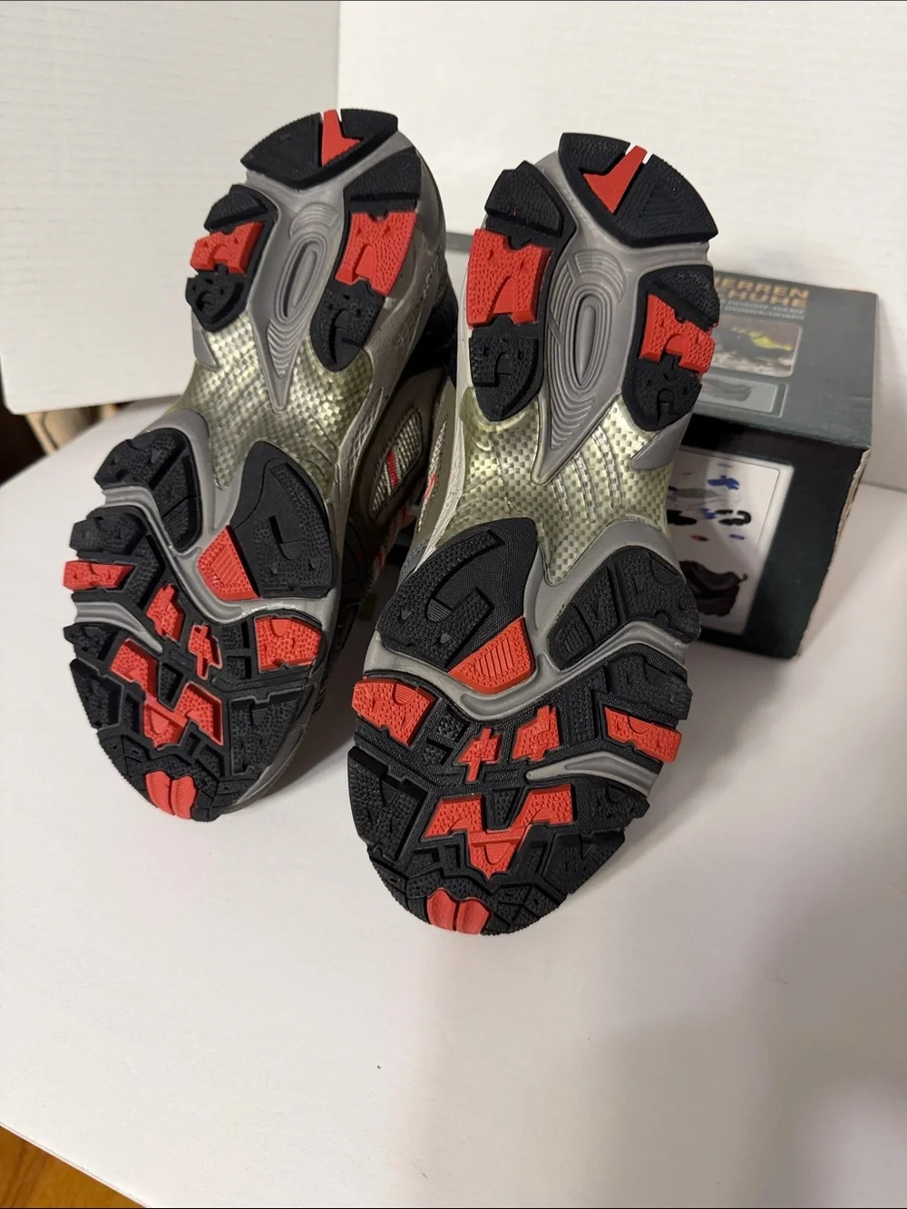 Crane Men's Olive Trail Athletic Shoes with Red Accents